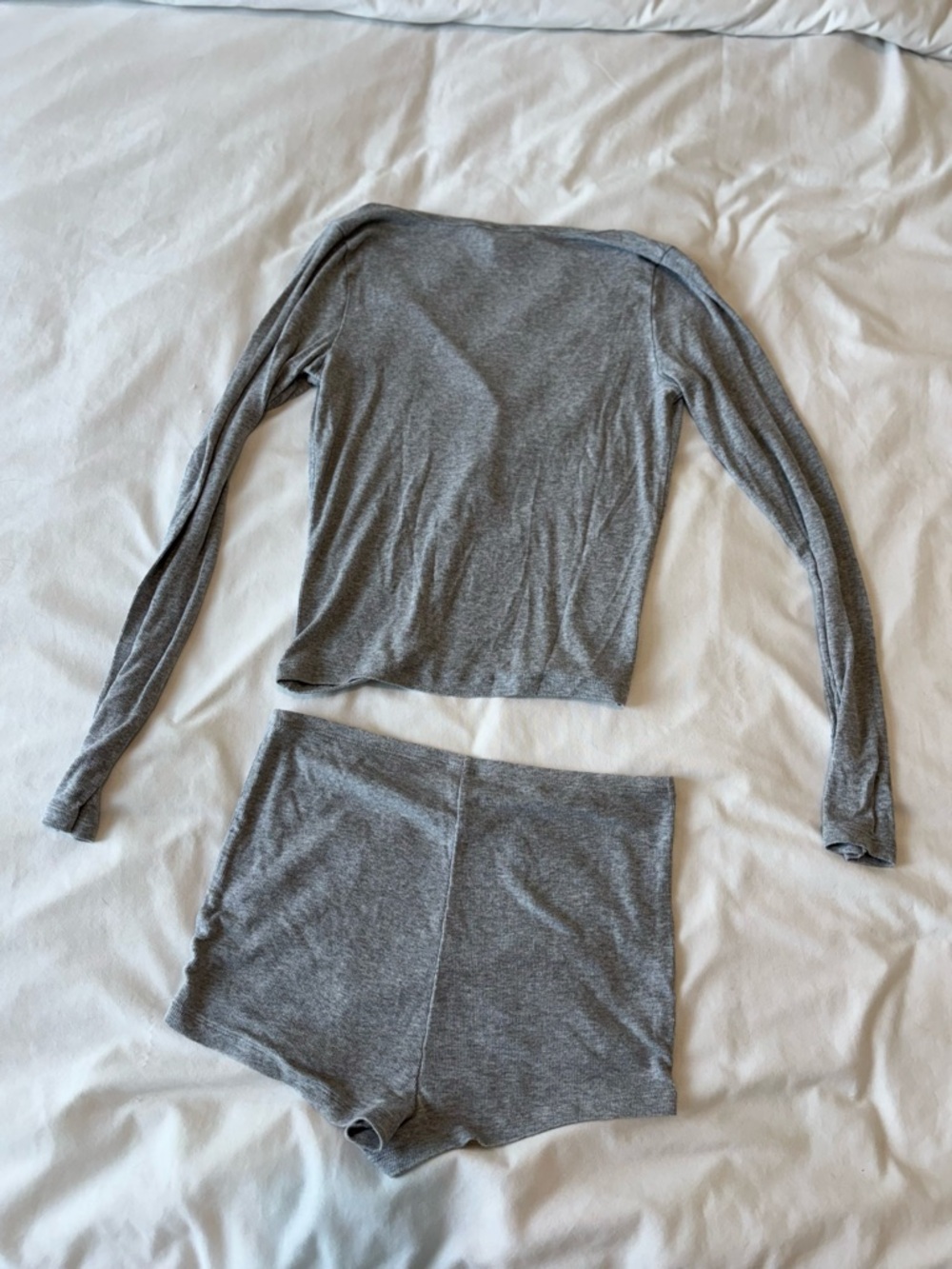 Victoria's Secret Gray Long-Sleeve and Shorts Sleep Set - Picture 2 of 4